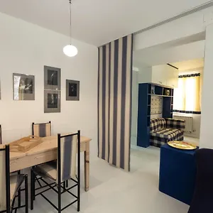 https://blueyellow-home-in-cannaregio-air-conditioning-wifi.hotelslidodijesolo.com